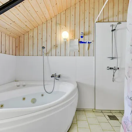 Dom wakacyjny Joona - 600m From The Sea By Interhome